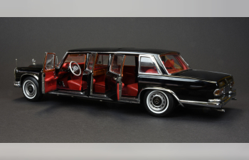 MERCEDES-BENZ (W100) 6-door Pullman Limousine (black)