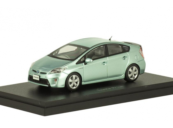 Toyota Prius зеленый металлик