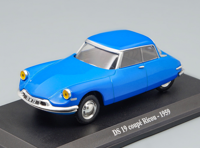 CITROEN DS Coupe Ricou (1959), blue