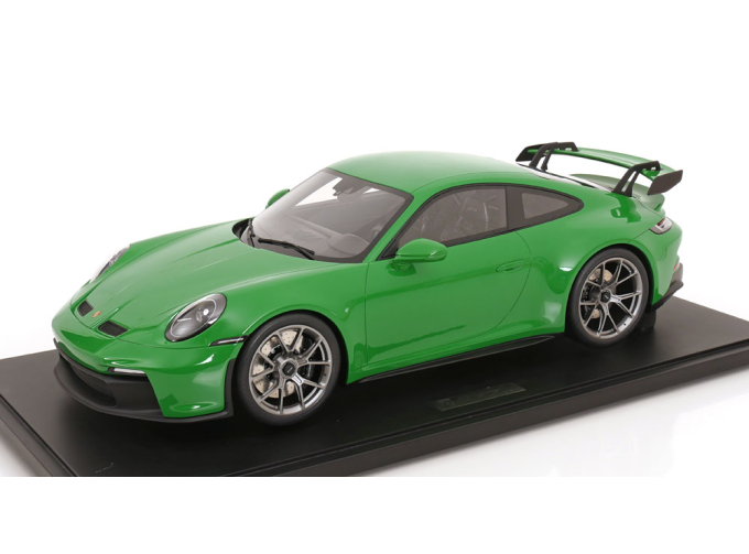 PORSCHE 911 (992) GT3 (2022), python green