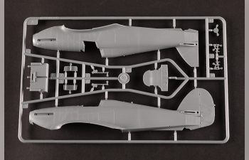 Сборная модель Истребитель многоцелевой Hawker Hurricane Mk.IIc/Trop