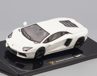 LAMBORGHINI Aventador (2011), pearl white