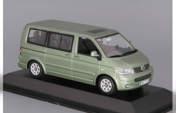 VOLKSWAGEN T5 Multivan (2003), green