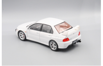 MITSUBISHI Lancer Evolution IX, белый, 20 см.