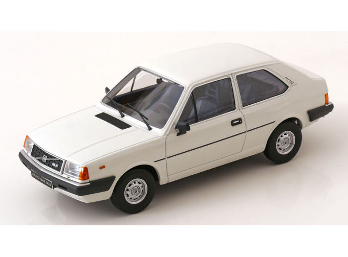 VOLVO 343 GLS (1982), white