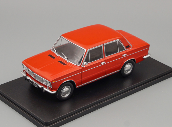 LADA 1500 (1974), Auto Vintage, red