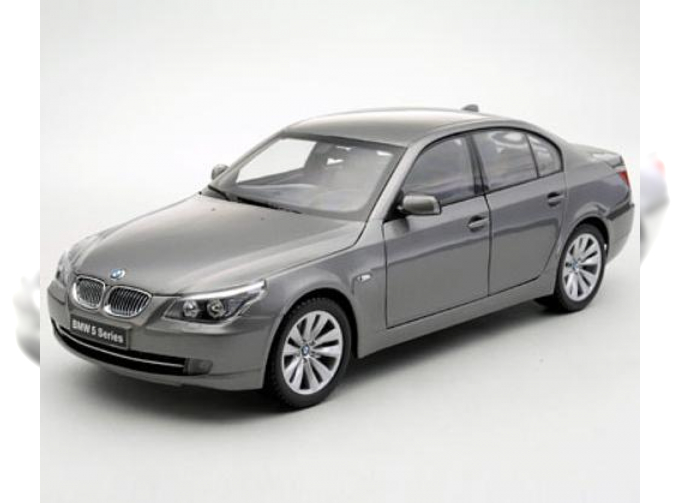 BMW 550i sedan facelift, grey