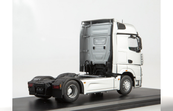 Камский грузовик 54901, серебристый металлик