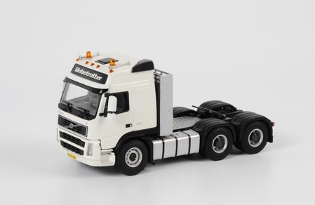 VOLVO FM Globetrotter 6x4, White Line 1:50, белый