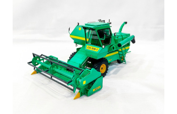 Сборная модель зерноуборочного комбайна СК-5М-1 "Нива" (1992-2005г)