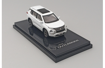 MITSUBISHI Outlander (2022), white