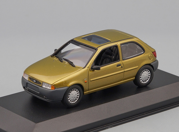 FORD Fiesta (1995), gold