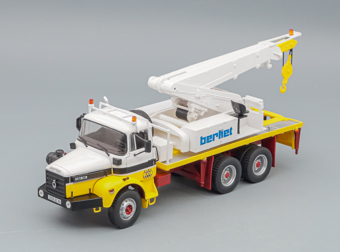 Berliet GBH 280 Crane Heavy Tow Truck, white / yellow