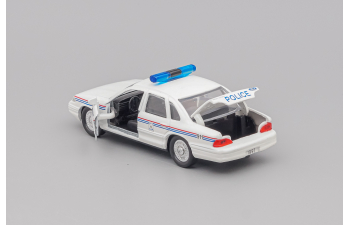 FORD Crown Victoria Savannah Police, white
