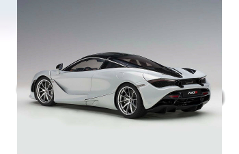 McLaren 720S - 2017 (glacier white / metallic white)