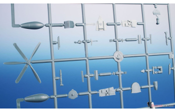 Сборная модель P-40F/L Warhawk 'Desert Hawks With Merlin'