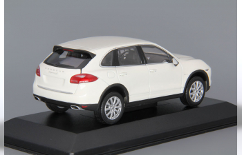 PORSCHE Cayenne S hybrid (2010), white