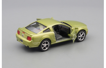 FORD Mustang GT (2006), light green metallic