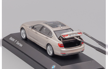 BMW 7er 750Li G12, cashmir silver