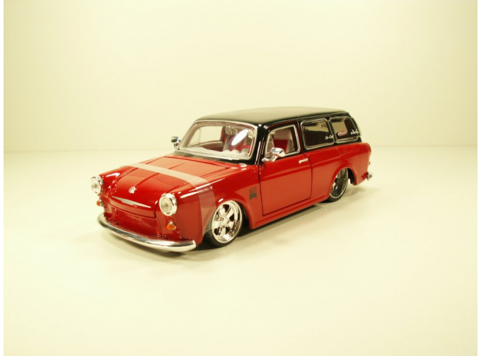 VOLKSWAGEN 1600 Squareback (1967), Custom Shop 1:24, красный