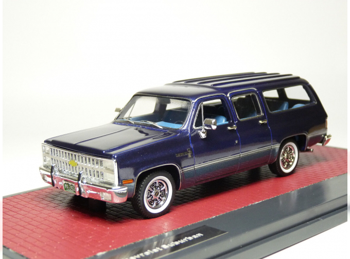 CHEVROLET Suburban (1981), blue