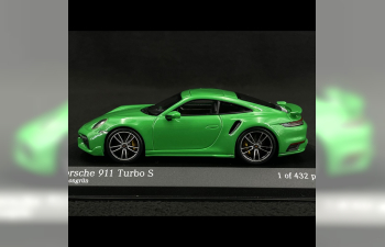 PORSCHE 911 (992) Turbo S Coupe Sport Design (2021), green