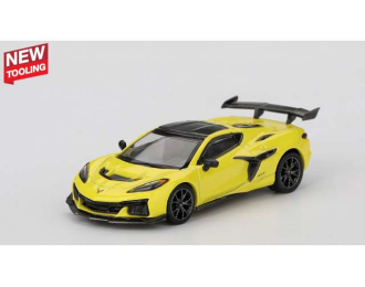 Chevrolet Corvette C8 ZR1, accelerate yellow 2025