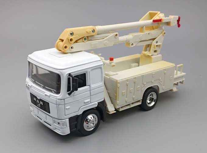MAN F2000 вышка с люлькой, white