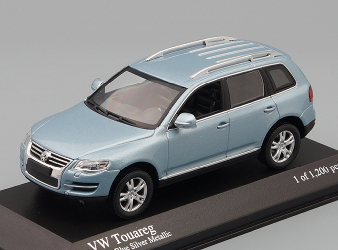 VOLKSWAGEN Touareg (2006), silver