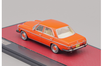 (Б/У) MERCEDES-BENZ 300D (W115) USA Version 1976, red