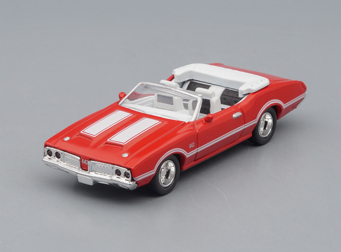 OLDSMOBILE 4-4-2, red / white