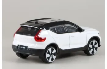 VOLVO EX40 (2026), white / black