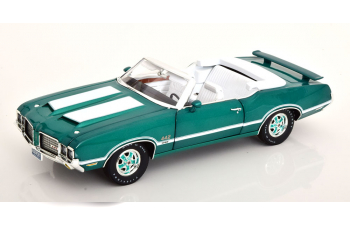 OLDSMOBILE 442 W-30 Convertible with removable Softtop (1972), green metallic/white