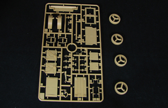 Сборная модель QF 25pdr Field Gun Mk. II/I w/No.27 Ammunition Limber (Trailer)