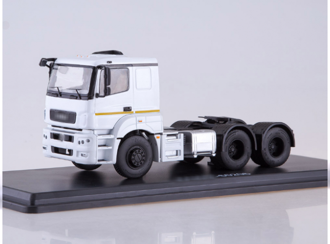 Камский грузовик 65206 седельный тягач, белый