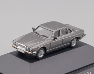 JAGUAR XJ 12, grey