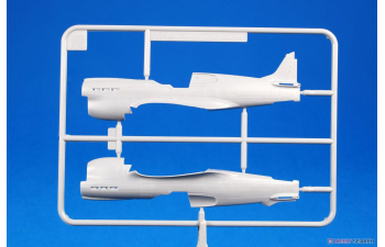 Сборная модель P-40K-1/5 Warhawk 'Short Tail'