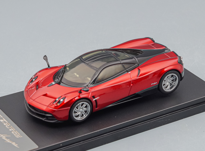 PAGANI Huayra (2013), red / black