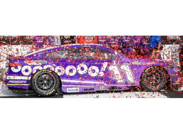 Toyota Camry XSE #11 Denny Hamlin *Yahoo!*, purple/white 2025