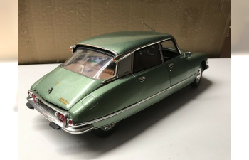 CITROEN DS 23 Pallas, light green