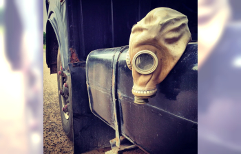 СОВЕТСКИЙ ШОФЕРСКОЙ комлект для кастомизации (маска противогаза на горловину бака + гидравлический домкрат) 