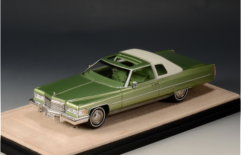 CADILLAC Coupe Deville (1975) Lido Green Irid