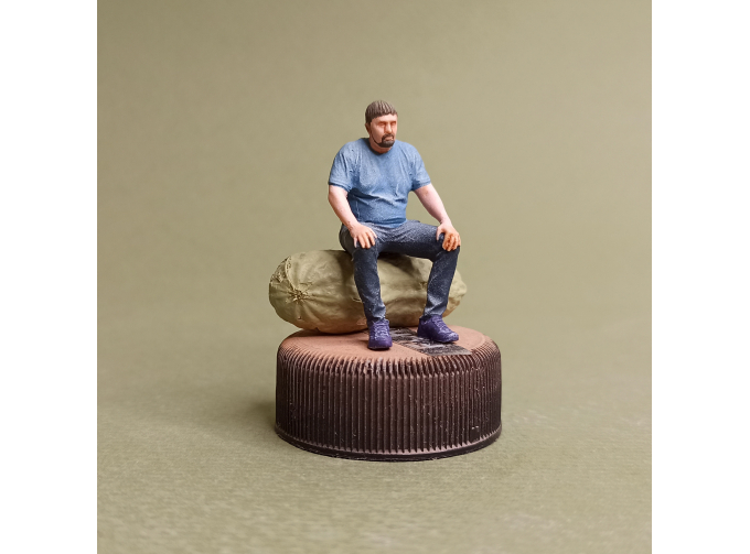 Фигура Иван, окрашенная