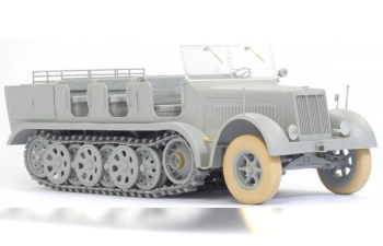 Сборная модель Sd.Kfz.7 8t Half-Track Initial Production