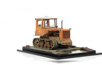 ДТ-75 "Почтальон", трактор (оранжевый, со следами эксплуатации)