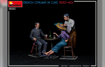 Сборная модель French Civilians In Cafe 1930-40s