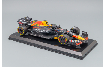 RED BULL F1 Rb18 Team Oracle Red Bull Racing №1 World Champion Season (2022) Max Verstappen - With Pilot And Showcase, Matt Blue Yellow Red