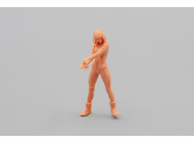 Фигурка Лилу из к/ф "5 Элемент" (вар. 2)