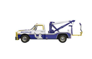CHEVROLET C-30 Dually Wrecker, Michelin Service Center with Michelin Figure (1969), white / blue