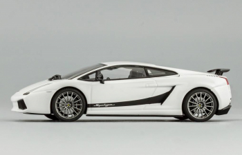 LAMBORGHINI Gallardo Superleggera, monocerus / white metallic